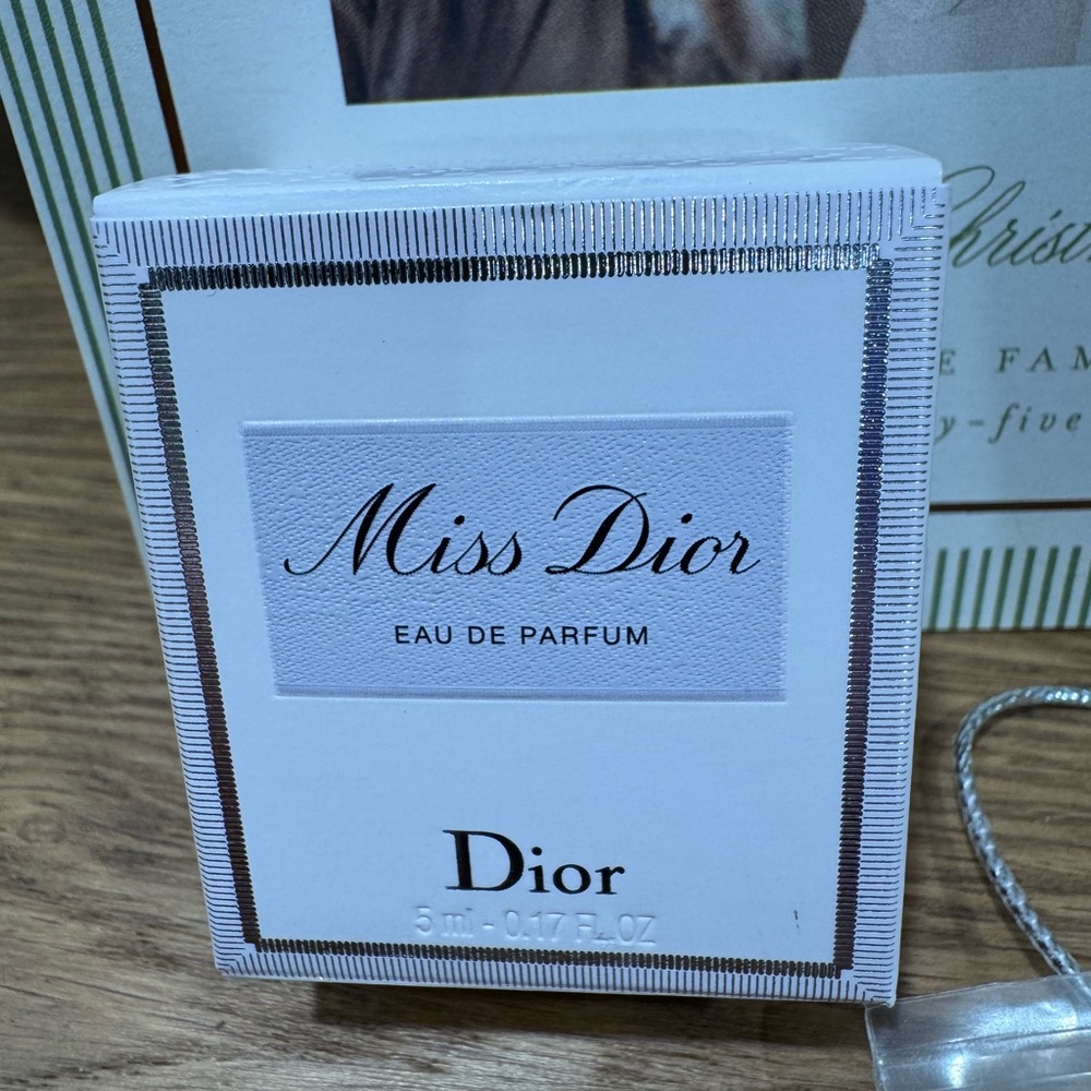 Lady Dior perfume New unopened packaging 5ml